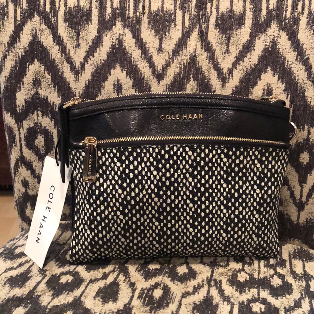 💥🆕Cole Haan
Snake/Black Leather Crossbody